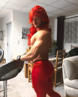 Anthony Amar Instagram - Ma routine Bien être :
.
Hello mes petites 🍑 d’amouuurrrr,
Ce Matin pour moi c’était petit déjeuné Helfi, j’ai fait mon boulcake qui était degueulasse et mon thé detox sans goût avant d’aller kacé de la fibre au GYM 💪🏻
.
Je consacre 7 séances de booty à mon booty par semaine et je fais du HIIT tout les jours pour booster mon metaBOULISME. #TeamOnLacheRien
.
Toujours croire en veau raive. Oubliez pas de vous batté peu importe les haterz.
.

Mets une 🍑 si toi aussi ta la maime routinne
Ps: Natty is murder
_________________
Tagg une Fitgirl qui a la même routine que moi dans les commentaires 🍑😊🙌🏻
.
.
#Humour #Troll #HashtagJmetPleinDeHashtag #Nofilter #JePasVouloirLaGuerre