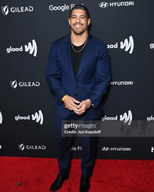Anthony Bowens Instagram - GLAAD Media Awards 2024 Red Carpet. What a wonderful night honoring @oprah and @niecynash1 as well as all of the amazing LGBTQ nominees, trailblazers, and ally’s in entertainment. ✂️

Suit: @rockychugani