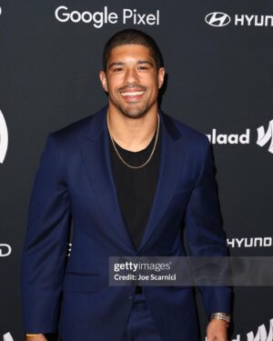 Anthony Bowens Instagram - GLAAD Media Awards 2024 Red Carpet. What a wonderful night honoring @oprah and @niecynash1 as well as all of the amazing LGBTQ nominees, trailblazers, and ally’s in entertainment. ✂️

Suit: @rockychugani
