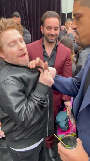 Anthony Bowens Instagram - Seth Green vs The Scissor King..I had to put him in his place ✂️👊🏽 #AEW #godzillaxkong #premiere