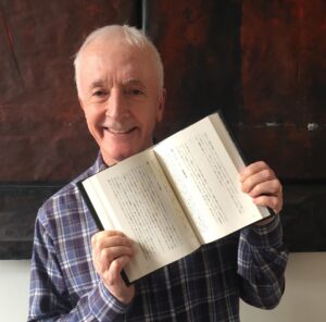 Anthony Daniels Instagram - Thrilled to receive this book today. But it’s all back to front and up and down! Page 170! At last! A word I can read. “C-3PO”.
But I am so happy and honoured that my words have been translated into Japanese.
#iamc3po #iamc3potheinsidestory #sekaibunkapublishing #booksinjapanese @dkbooks @dkbooksus #c3po #starwarsbooks