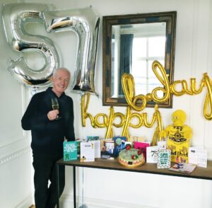 Anthony Daniels Instagram - Erm.. Who’s counting?
So many kind birthday wishes. Thanks to everyone.
Cheers!
#c3po #iamc3po  #starwars #lego #legostarwars @paul_bakeryuk #birthday #balloons
