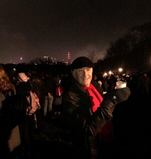 Anthony Daniels Instagram - Midnight on Primrose Hill. The Saga is complete. I was there from the start. A curious stroke of Fate or Force. Then you all came along and made the journey more special than I could have ever imagined. So, as this new decade begins, let us continue our journeys with joy. HAPPY NEW YEAR!
#iamc3po #c3po #newyearseve #2020 #primrosehill