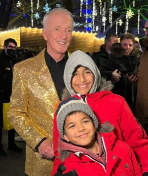 Anthony Daniels Instagram - A chilly night in London, warmed by smiles and Lego. Good to be out and about.
Christmas is approaching.
#legostore #starwars #atat #leicestersquare #blackfriday # c3po #iamc3po