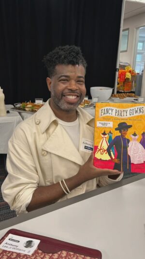 Anthony Elle Instagram - Major thanks to @oakwoodstories. It was my absolute pleasure to meet your brilliant students and incredible teachers.

Designer, Anne Lowe was truly a pioneer and legend and I was happy to read to the students and share her legacy.

Cheers to black history and women’s history as well!!!!!

Special thanks to my friend @tobiewindham for inviting me.

#blackhistory #womenshistory #tbthursday #readingtime #childrenbook #fashiondesigners #weddingdress