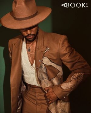 Anthony Hill Instagram - @abookof • Part III

Photography & Interview • @graphicsmetropolis
Fashion Styling • @lil_saigon
Grooming • @patricksantaana
Grooming Assistant • @johnathanlopez1994
Photo Asst • @jessezapatero 

#ABookOf #AnthonyHill