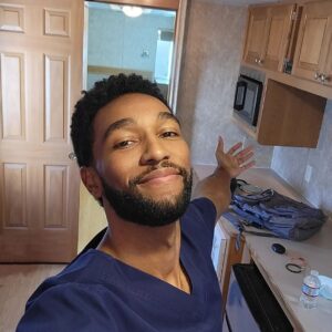 Anthony Hill Instagram - Gratitude runneth overrrr 🙌🏾

#GreysAnatomy