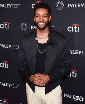 Anthony Hill Instagram - My mom and dad came to Paleyfest and met my Grey's family. And it was EVERYTHING.

Thank you to @paleycenter and @abcnetwork for an unforgettable day. Really is a blessing to be a part of this show and this cast. It's all love.

#Paleyfest #GreysAnatomy