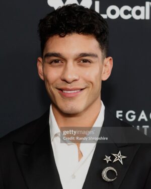 Anthony Keyvan Instagram - So honored to be apart of the 3rd annual Legacy Ball this past weekend and to see firsthand how beautifully impactful this organization is🤍 @legacyyouthleadership

styling by @tracyshapoff