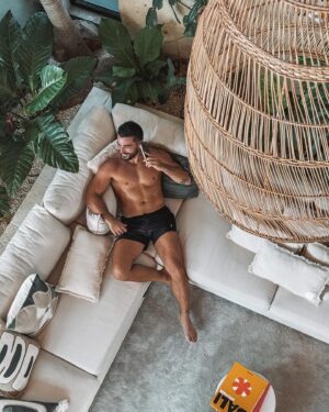 Anthony Matéo Instagram - Wasted time 🤳