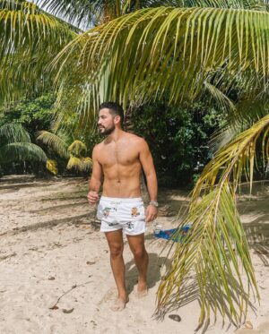 Anthony Matéo Instagram - C’est l’amour à la plage, ahouu TCHA-TCHA-TCHA 🏝❤️🇲🇶 #martinique #hapiness #romance