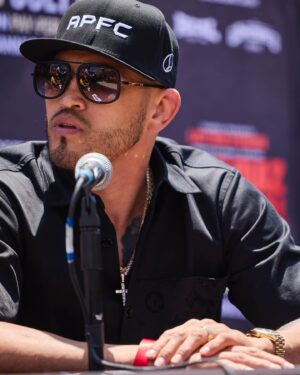 Anthony Pettis Instagram - @chrisavila209 looking to keep his streak alive, but @showtimepettis has other plans.

#AvilaPettis thrown down on July 6 in LA.

#DiazMasvidal | Fanmio PPV | @hondacenter
