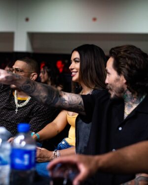 Anthony Pettis Instagram - building something our kids can brag about 🤝 @apfcmma

#mma #fightnight #apfc #milwaukee #molwaukeeevents #wisconsin #milwaukeefighting #milwaukeemma #midwestevents #milwaukeeevents 
@showtimegroup 
@dame.rod 
@chitoveraufc