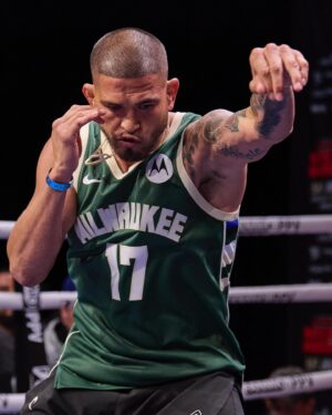 Anthony Pettis Instagram - Zoned in for the KO victory.

Who you got Saturday night? #AvilaPettis

Fanmio PPV | @hondacenter