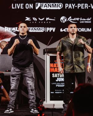 Anthony Pettis Instagram - Be a part of the fire works at The Honda Center July 6 💥🥊

#DiazMasvidal tickets are available NOW (Link In Bio)

#ChrisAvila #AnthonyPettis #LosAngeles #Fight #Boxing