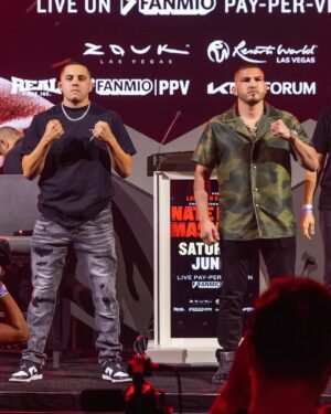 Anthony Pettis Instagram - Expect fireworks between these two 🔥

#AvilaPettis go head to head on the #DiazMasvidal undercard.

Who you rocking with on June 1? 

#ChrisAvila #AnthonyPettis #Boxing #Fight #LA
