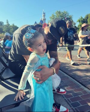 Anthony Pettis Instagram - Happy 3rd Birthday princess 👑 🎂🎉 #itzcalisolpettis
