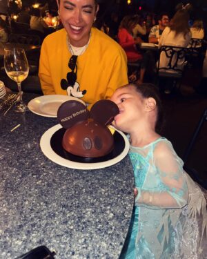 Anthony Pettis Instagram - Happy 3rd Birthday princess 👑 🎂🎉 #itzcalisolpettis