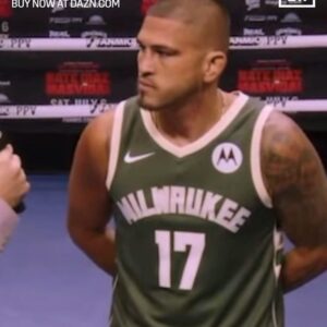 Anthony Pettis Instagram - Will @showtimepettis face the winner of #DiazMasvidal if victorious Saturday night?! 🤔

Watch #DiazMasvidal LIVE on DAZN, July 6.
