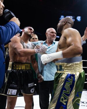 Anthony Pettis Instagram - Last night really happened!! 🤯

Defeating the legend Roy Jones Jr in my pro boxing debut in front of my hometown is something out of my deepest dreams. Thank you Milwaukee!! Thank you Gamebred !! Thank you to my coaches!! And thank you Roy Jones for stepping in there with me!! 🙏🙏