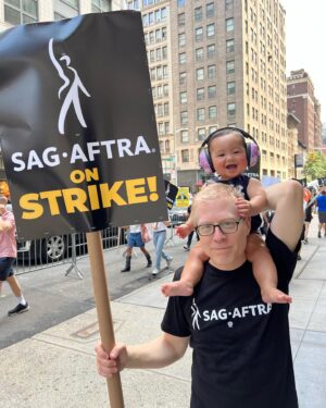 Anthony Rapp Instagram - Raising a Labor Activist. #sagaftrastrong  #sagaftrastrike 📷: @teerakeni