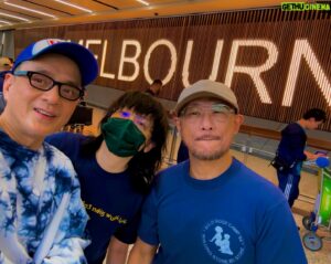 Anthony Wong Yiu-Ming Instagram - 我哋終於來到了，還算齊齊整整冇穿冇爛，聽晚墨爾本舞台上見。

#黃耀明邊走邊唱墨爾本
#黃耀明邊走邊唱悉尼

Ticketing link in bio n comments