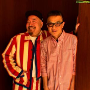 Anthony Wong Yiu-Ming Instagram - 香港人真係好鍾意返鄉下。😜😜
講開又講，呢兩日咁啱係「石沉大海」在曼徹斯特首唱一周年，所以聽日我哋會推出呢首歌嘅歐洲巡演一周年MV，千呼萬喚始出來（其實係拖延症）。🤪🤪

「輪廻後                               
我像已活到下世 
為你一再回眸
 
如何重
決定帶著你舊照                       
越過每個山丘           
 
羅盤亂了                              
但最後這念掛 如細水 總向你 長流
遙遠的牽繫 從未放手」

#石沉大海
#返鄉下 

Posted @withregram • @concertyy .
8個月內，第二次完全冇夾過，睇到對方 ig 先知「乜你咁啱又係東京咩？」，速速相聚一下。

有緣千里乜乜乜話！😆