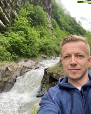 Anton Komolov Instagram - Вот окажешься на денёк в Осетии, а тут такая вот красота!!! 
#ВоПервыхЭтоКрасиво
#ВоВторыхЭтоОченьВкусно
#ВТретьихОченьГостеприимно
#ВЧетвертыхЭтоУжеТост