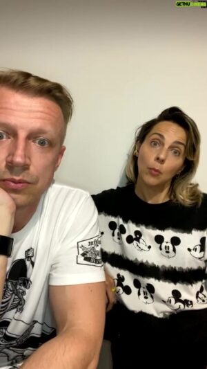 Anton Komolov Instagram - Обсудили как обыграть казино, поговорили на шведско-испанском. Но главное: нашёлся мой боснийский сын из Финляндии!!!!!