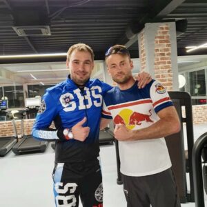Anton Shipulin Instagram - Супер выходные! Встреча с болельщиками, хоккей, открытие Музея Олимпийской славы в Пересвете. Жаль, на лыжах не погонялись, со снегом как-то не очень было 😎 Петтер — крутой @jantelov1, было огненно! 🇷🇺🇳🇴 Спасибо @alexanderlegkov за приглашение! Мы оценили! 🔝💪🔥
