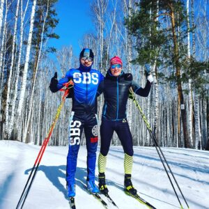 Anton Shipulin Instagram - Всем привет!

Даже если многие из вас работают «на удаленке», а кто-то самоизолировался из-за злосчастного коронавируса, не стоит забывать, что спорт и свежий воздух — залог нашего здоровья. Посмотрите, какое солнце! Погода великолепная! Поэтому выбирайтесь из своих домов хотя бы на прогулку в лес или парк, пробегитесь, подышите свежим воздухом и настраивайтесь на позитив. Уверен, скоро вирус отступит, и мы снова заживем полной жизнью!

Всем здоровья и отличного настроения!
