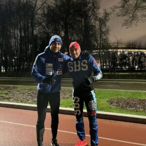 Anton Shipulin Instagram - Есть у нас с Сашей Легковым @alexanderlegkov добрая традиция — хотя бы раз в неделю после работы устраивать пробежки по вечерней Москве. Сегодня закончил все дела в Госдуме, разобрал обращения и бегом на улицу, пока погода такая хорошая. За время пробежки успеваем и спорт обсудить, и работу, и политику, куда без нее😅
Кстати, может, из вас кто-то хотел бы присоединиться к нашим пробежкам?