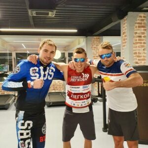 Anton Shipulin Instagram - Супер выходные! Встреча с болельщиками, хоккей, открытие Музея Олимпийской славы в Пересвете. Жаль, на лыжах не погонялись, со снегом как-то не очень было 😎 Петтер — крутой @jantelov1, было огненно! 🇷🇺🇳🇴 Спасибо @alexanderlegkov за приглашение! Мы оценили! 🔝💪🔥