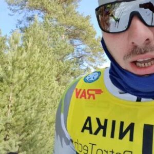 Anton Shipulin Instagram - Вот оно идеальное утро! Солнце, снег, гонка и друзья.
35 километров позади, полёт нормальный, впереди ещё 15 километров. Лыжный марафон «Европа-Азия» в Екатеринбурге!
Не сидите дома, выходите гулять — погода шикарная. Всем отличного дня! (Мужчины, вот с такой же скоростью как у нас бегите в магазин за цветами😅, завтра, чувствую, битва за тюльпаны будет)