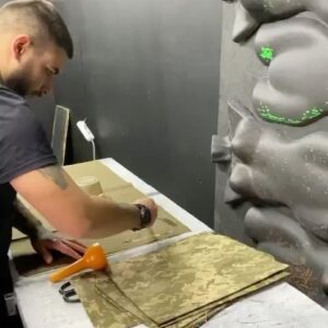 Anton Wellboy Instagram - ТЕКСТИЛЬ, МУЗИКА ЛІКУЄ
Друзі, наші концерти не проходять дарма. За декілька таких ми назбирали, та передали кошти на виготовлення аптечок для наших військових. Ці штуки збирають мої друзі Паша та Артем в місті-герой Охтирка. Хлопці в мирний час займалися хто музикою, в кого була майстерня, але в цілому вони розвивали вуличну культуру в місті. З перших днів вторгнення хлопці волонтерять і допомагають збройним силам. 
Дякуючи ВАМ ми назбирали кошти, закрили питання по матеріалу і хлопці вже шиють 90 аптечок🤝
МИ ПАРТИЗАНИ! БАТЬКО НАШ БАНДЕРА
@deamain_beats @artem___kit
аптека-врятуй челов‘єка
