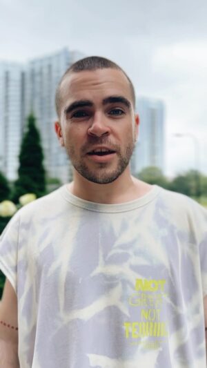 Anton Wellboy Instagram - 🗣 Терміновий збір коштів до Дня Незалежності на дрони Мавік для 7-го окремого батальйону «АРЕЙ» @uda.army 👀 Технічна досконалість такої техніки дозволяє нашим бійцям здалеку виявляти та знищувати техніку, склади та живе скупчення ворога 🔥
🎁 Усі, хто задонатить, візьмуть участь у розіграші, переможець якого отримає унікальну колонку з колекції Military Audio 📻 
🫵 Може саме твій донат стане найбільшим! 
📌 Кожна гривня має значення! Кожен репост допоможе швидше зібрати необхідну суму! 
💪 Віримо в нашу Перемогу! Віримо в ЗСУ! 
Because we are @united_bylove_toukraine 💛💙 
🔗 Посилання на банку в біо