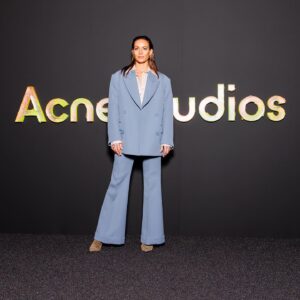 Antonia Desplat Instagram - Merci merci merci @acnestudios ❤️

Milles bravo @blandinelala @edouardschneider @rorofromtheblock @lotta__nilsson 

HMU by the wonderful @isabellekryla 

#acnestudios