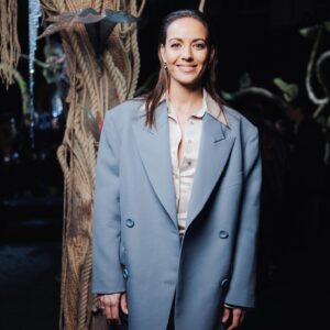 Antonia Desplat Instagram - Merci merci merci @acnestudios ❤️

Milles bravo @blandinelala @edouardschneider @rorofromtheblock @lotta__nilsson 

HMU by the wonderful @isabellekryla 

#acnestudios