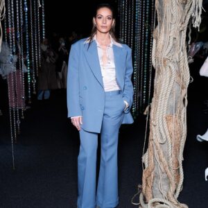 Antonia Desplat Instagram - Merci merci merci @acnestudios ❤️

Milles bravo @blandinelala @edouardschneider @rorofromtheblock @lotta__nilsson 

HMU by the wonderful @isabellekryla 

#acnestudios