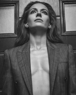 Antonia Desplat Instagram - The many facets of Tony by @matteaston 📸

“When I approach a character, I want to understand their most fragile part. Humans are so complex, and what you perceive is not always what’s going on inside. People protect themselves by trying not to be weak or sensitive. She’s so guarded and she’s fearful of being hurt or codependent on someone else. But I need the audience to feel compassion for her and finding vulnerability was important. I’m a very sensitive person and I wear my heart on my sleeve a lot more than Karla. I wanted to allow that side of Antonia to come out.”

Thank you @asifmagazine 
Make up by @emmamakeupmiles 
Hair by @earlsimms2 
Styling by @piaaungstylist 
@narrativepr 
@curtisbrowntalent 
Retouched by @___barbosa 

#shantaram #asifmagazine #karlasaaranen