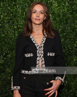 Antonia Desplat Instagram - Merci @chanelofficial for the beautiful evening. 

#chanel #charlesfinch 
@chanel.beauty 
HMU by @alexisdayhmu
Skin prep by @jasminavicoskin