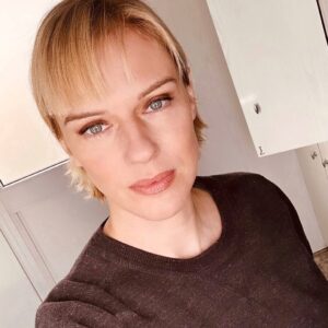 Antónia Lišková Instagram - Riassunto pugliese🤍

#my #favorite #job #me #filming #series #tv #italian #mood #pic #working #day