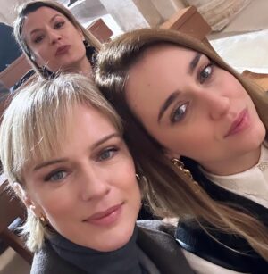 Antónia Lišková Instagram - Riassunto pugliese🤍

#my #favorite #job #me #filming #series #tv #italian #mood #pic #working #day