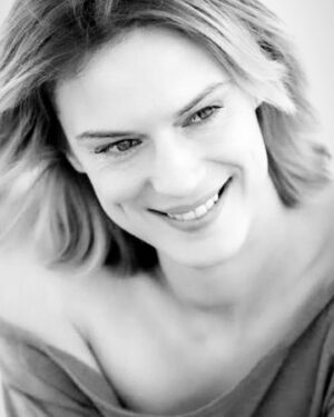 Antónia Lišková Instagram - 💙

#mood #me #happy #bw #love #you #picture #portrait