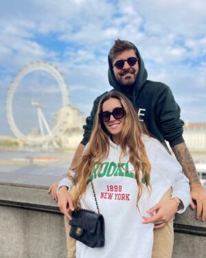 Antonin Portal Instagram - Ma reine ♥️👑🇬🇧
@barbaramoreloff 

#london