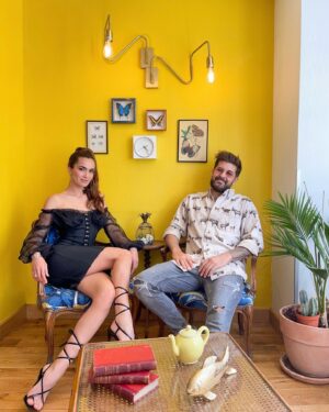Antonin Portal Instagram - 🏨 𝘾𝙖𝙗𝙞𝙣𝙚𝙩 𝙙𝙚 𝙘𝙪𝙧𝙞𝙤𝙨𝙞𝙩𝙚́
Trop content de vous presenter aujourd’hui ce concours de folie! En partenariat avec @happyculture , on vous propose de remporter un séjour pour 2 personnes dans un superbe hôtel dans le lieu de votre choix!
Bonne nouvelle, il y aura 2 tirages au sort c’est à dire 2 gagnants: un sous ce post et un autre sur le compte de Barbara!
Pour participer : 
➊ Être abonné à nos 3 comptes @happyculture @barbaramoreloff & @antonin_portal 
➋ Aimer puis commenter la photo en identifiant la personne avec qui tu souhaites profiter de ce séjour et en indiquant la ville.
Bonus: Partager en story le jeu concours!
Tirage au sort et résultat le 05/04.
Bonne chance!
⋯⋯⋯⋯⋯⋯⋯⋯⋯⋯⋯⋯⋯⋯⋯⋯⋯⋯⋯⋯⋯⋯⋯⋯#giveaway #concours #holiday #vacances #hotel #love #happyculture #france
