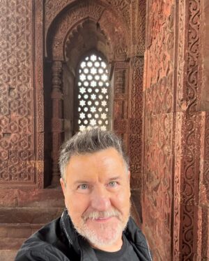 Antonio Calloni Instagram - …índia…
🇮🇳🇮🇳🇮🇳🇮🇳🇮🇳🇮🇳🇮🇳🇮🇳
Saúde, sorte, beijos, ouro e namastê.
🙏🙏🙏🙏🙏🙏🙏🙏
Mais detalhes no @viagemdemao 
(em breve)
Ligue o som