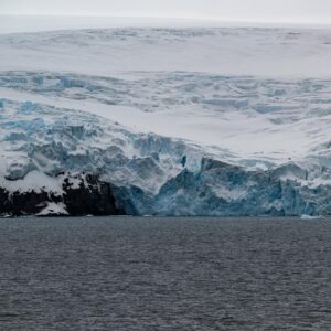 António Guterres Instagram - Last year I saw for myself what our latest climate report has just confirmed:

Antarctic ice loss is accelerating in dangerous ways. Glaciers likely lost more ice than ever before.

And the sirens are blaring across all major indicators:

Last year saw record heat, record sea levels, and record ocean surface temperatures.

Fossil fuel pollution is sending climate chaos off the charts, and changes are speeding-up.

There’s still time to throw out a lifeline to people and planet - but leaders must step up and #ActNow.

📷: UN Photo/Mark Garten, Narendra Shrestha (2023)