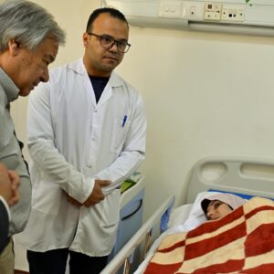 António Guterres Instagram - I cannot shake the heartbreak I witnessed while meeting with Palestine and Sudanese refugees during my Ramadan solidarity visit to Egypt and Jordan.

But I will not give up.

We must keep doing all we can to allow our common humanity to prevail in Gaza and other places where people are suffering around the world.

📷: UN Photo/Mark Garten