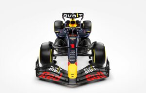 Antonio Lobato Instagram - Aquí tenéis el RB20, el coche que todo el mundo intentará batir y con el que Max Verstappen podría viajar hacia el cuarto título mundial consecutivo… #RB20 #RedBull